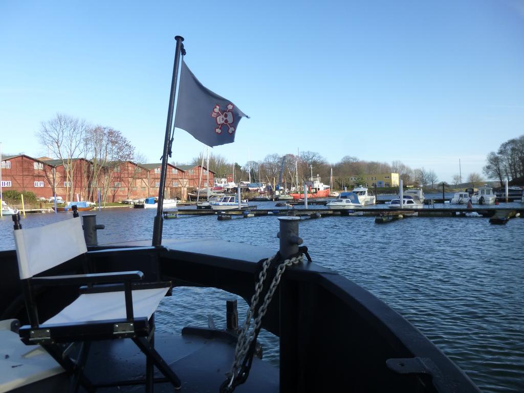 Hotel Hausboot Dänholm Stralsund Exterior foto